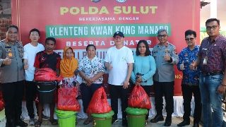 Kepolisian Bersama Bhayangkari, Klenteng Kwan Kong dan Apple Tree Pre-School Gelar Baksos bagi Korban Banjir di Manado