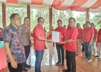 Dinakhodai Berty Kapojos, Bupati Joune Ganda Dapuk PORTDASAP Minut Periode 2022-2025