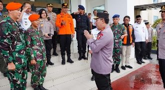 Kapolri Beri Apresiasi Langsung ke TNI yang ‘Berputar’ dan Tim Gabungan Evakuasi Kapolda Jambi