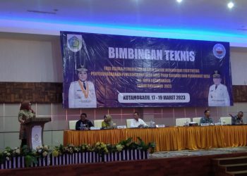 Diikuti Seluruh Sangadi dan Perangkat, Tatong Bara Buka Bimtek Tata Kelola Pemdes