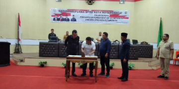 Ketua Pimpin Paripurna Pemberhentian Almarhum Sukardi Sugeha