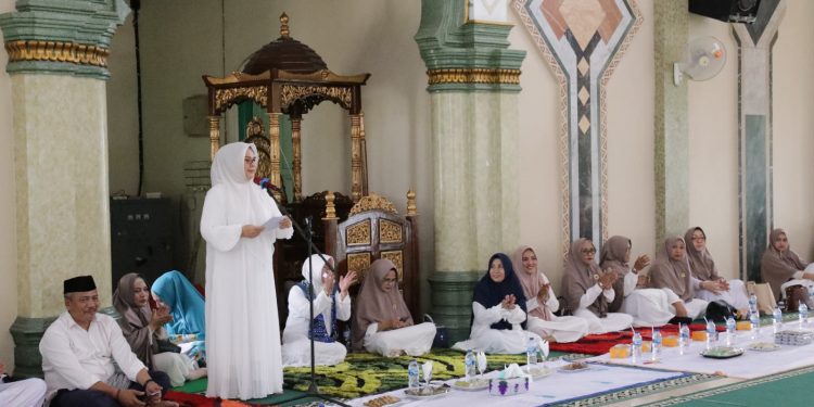 Hadiri Pelantikan BKMT Permata, Tatong Pesan Jaga Kebersamaan dan Kekompakan