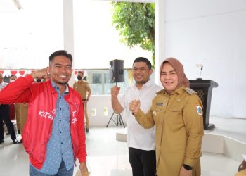 Tatong Bara Serahkan Bonus bagi Puluhan Atlet dan Pelatih Berprestasi di Porprov Bolmong 2022