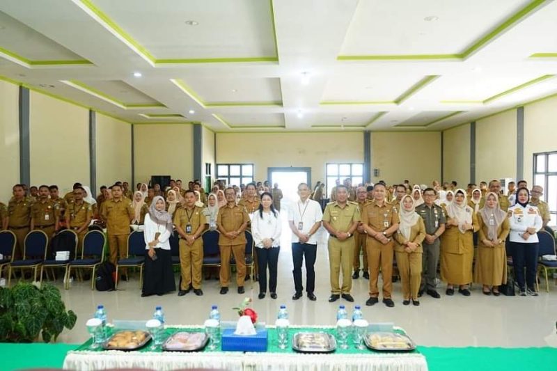 Pemda Bolmut bersama Perwakila Tim APIP BPKP Sulut, saat berfoto bersama Peserta Bimtek