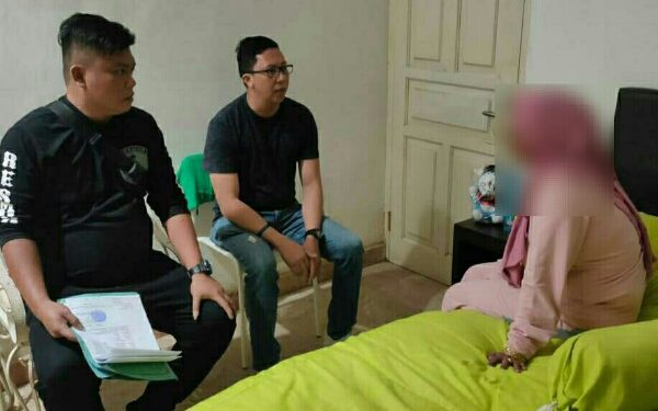 Tipu Warga Janjikan Lipatgandakan Uang Pinjaman, Perempuan ini Diamankan Tim Resmob Polres Bitung