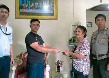 Pemdes Kawatak Salurkan BLT Kepada 44 KPM