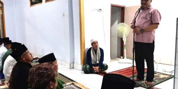 Didampingi Ketua TP-PKK, Bupati Bolmong Sholat Tarawih di Kopandakan II
