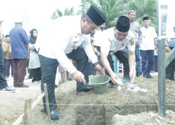 Letakkan Batu Pertama Pembangunan Pondok Pesantren, Ini Pesan Wabup Asahan