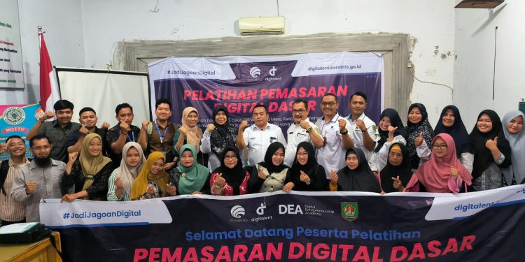 Wakili Bupati, Kadisnaker Buka Pelatihan Pemasaran Digital Dasar