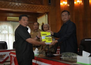 Bupati Surya Sampaikan LKPJ Tahun Anggaran 2022