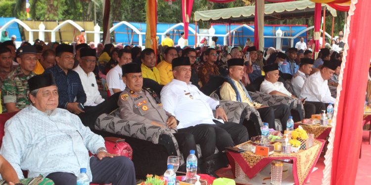 Taufik ZA Dampingi Wagub Sumut Resmikan Masjid Musyahadah Kecamatan Rahuning