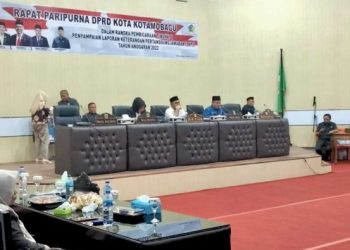 Tatong Bara Hadiri Rapat Paripurna LKPJ Wali Kota Tahun 2022