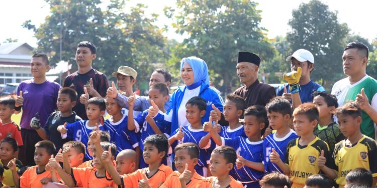 Tatong Bara Hadiri Kompetisi Sepak Bola ALH CUP II