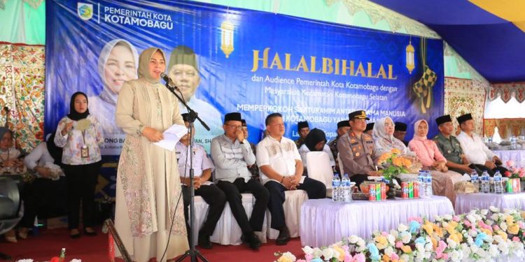 Wali Kota dan Wakil Wali Kota Halal Bihalal Bersama Masyarakat Kotamobagu Timur