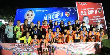 Tatong Bara Tutup Turnamen Sepak Bola ALH CUP II