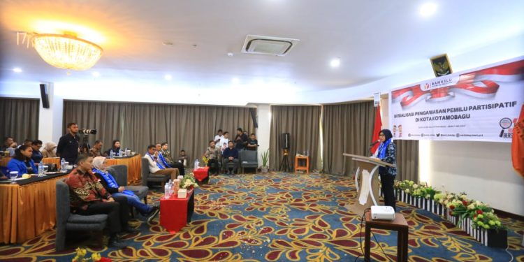 Dihadiri Anggota Bawaslu RI, Wali Kota Tatong Bara Buka Sosialisasi Partisipatif