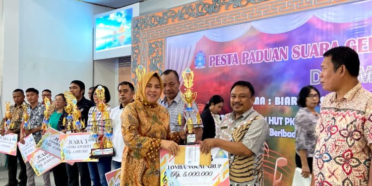 Disambut Secara Adat, Tatong Bara Hadiri Pesparawi KP-PKB Germita di Kabupaten Talaud