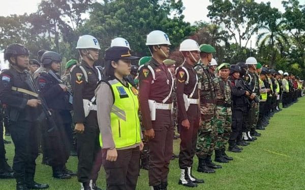Kapolresta Manado Pimpin Apel Kesiapan Pengamanan Malam Takbiran