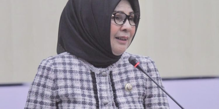 Standing Applause Dari DPRD Kotamobagu Atas Capaian Tatong Bara Karana Raih 10 Kali WTP