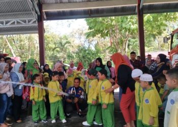 Siswa Siswi TK Istiqlal Diberikan Edukasi Cara Penanganan Kebakaran Sejak Usia Dini