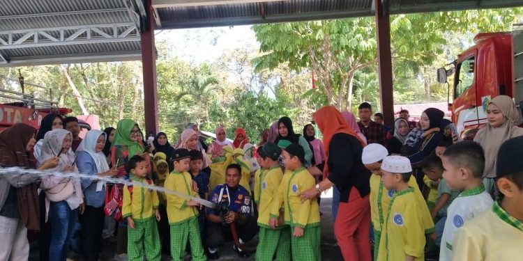 Siswa Siswi TK Istiqlal Diberikan Edukasi Cara Penanganan Kebakaran Sejak Usia Dini
