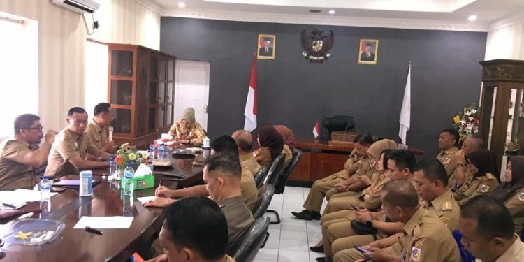 Tatong Bara Pimpin Rapat Bersama OPD Terkait Festival Jaton se – Indonesia Timur