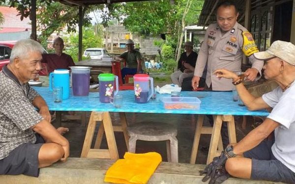 Bhabinkamtibmas Polsek Bunaken Aktif Lakukan Sambang Warga
