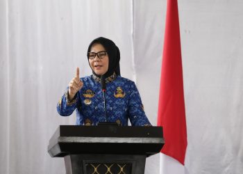 Tatong Bara Serahkan SK Pengangkatan P3K dan Tutup Latsar CPNS Formasi 2021