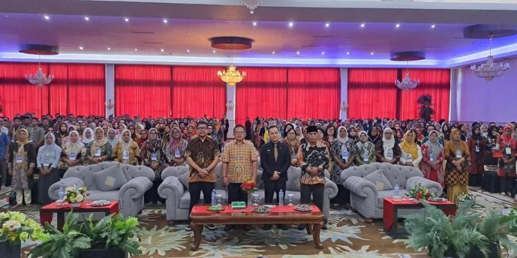 Nayodo Koerniawan Buka Training ALBAB Eksekutif Peduli Pendidikan