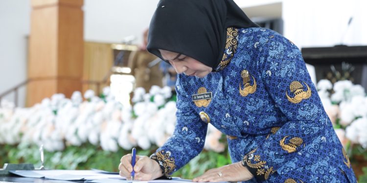 Tatong Bara Hadiri Pengukuhan Pengurus KORPRI Kotamobagu