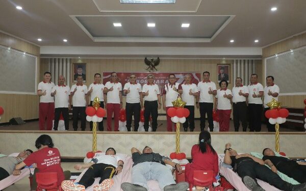 Peduli Sosial di Hari Bhayangkara ke-77, Polda Sulut Gelar Donor Darah