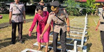 Polres Minahasa Selatan Laksanakan Upacara Ziarah Rombongan di TMP Amurang