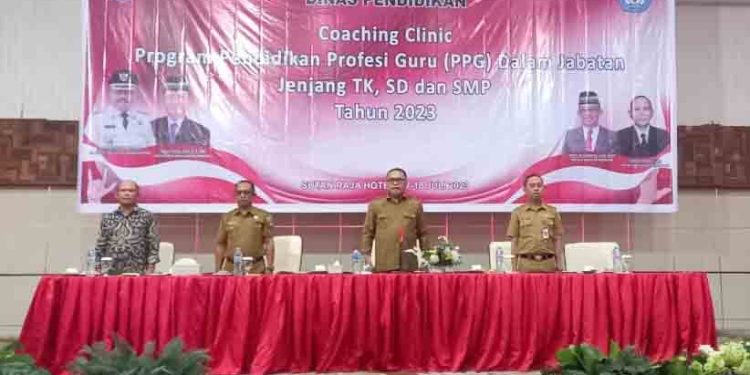 Bupati Limi Mokodompit Buka Coaching Clinic Program PPG Se-Kabupaten Bolmong