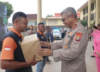 Polda Sulut Gelar Bakti Sosial Serentak Hari Bhayangkara ke-77, Sasar Warga Kurang Mampu