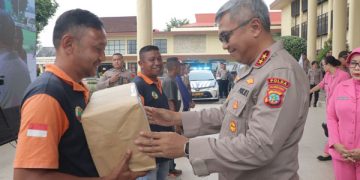 Polda Sulut Gelar Bakti Sosial Serentak Hari Bhayangkara ke-77, Sasar Warga Kurang Mampu