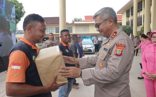 Polda Sulut Gelar Bakti Sosial Serentak Hari Bhayangkara ke-77, Sasar Warga Kurang Mampu