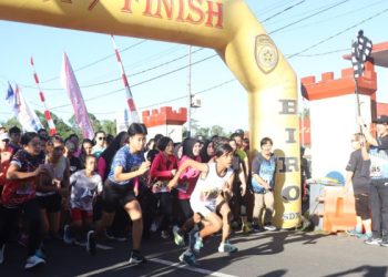 Ratusan Peserta Meriahkan Fun Run Hari Bhayangkara ke-77 Polres Tomohon