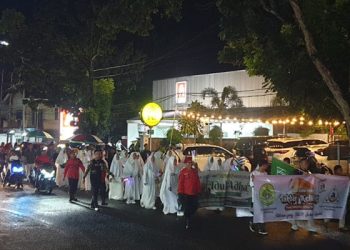 Polisi Kawal Pawai Malam Takbiran Idul Adha 1444 H di Kota Bitung