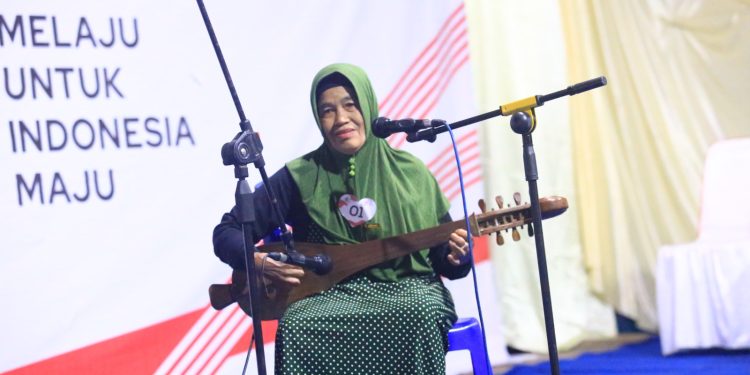 Tatong Bara Buka Turnamen Wali Kota Cup Sepak Bola Putri se-BMR