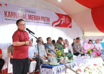 Nayodo Koerniawan Lepas Ribuan Peserta Karnaval Merah Putih
