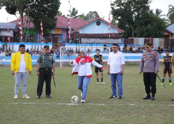 Tatong Buka Turnamen Sepak Bola HK Family CUP II Tahun 2023