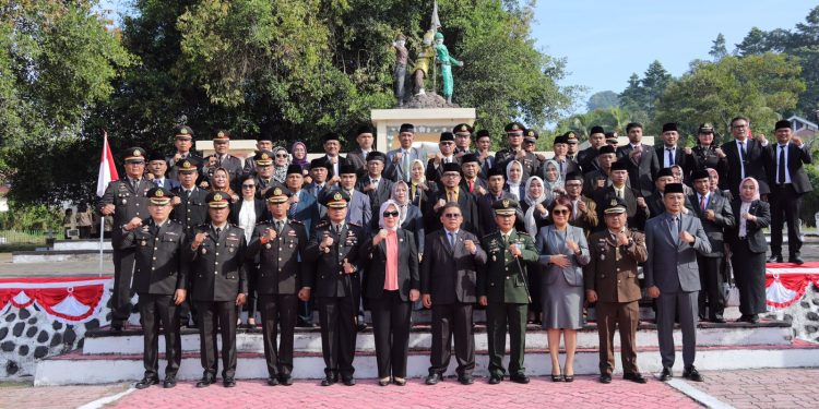 Wali Kota dan Wakil Wali Kota  Kotamobagu Pimpin Ziarah ke TMP