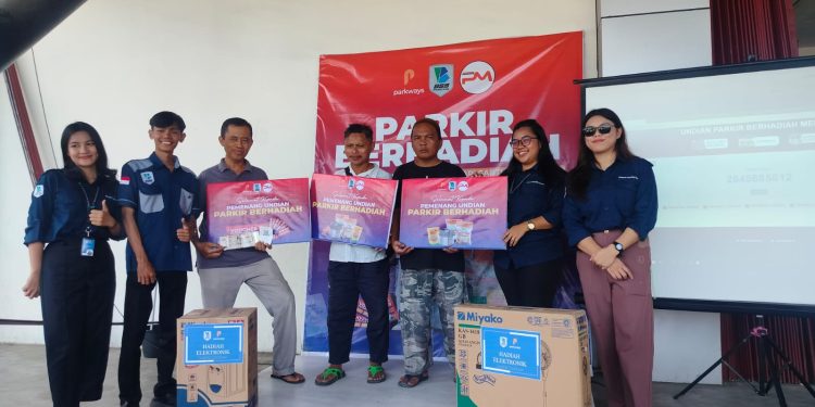 Parkir Berhadiah di Pasar Bersehati Manado, Cukup Pakai Karcis Bawa Pulang Barang Elektronik