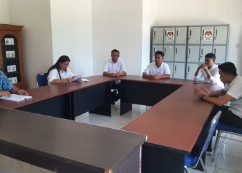 Foto : Proses pleno DCT yang dilaksanakan di ruang Sekretariat KPUD Bolmut