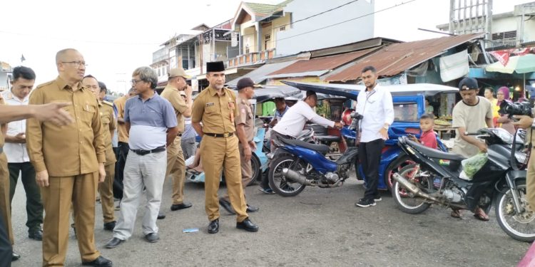 Pj Wali Kota Tinjau Kondisi Kawasan Eks Pasar Serasi Kotamobagu