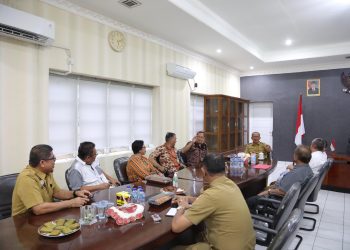 Bahas Hal ini, Asripan Nani Terima Kunjungan Pastor Oktorius Thomas Eky Lalio