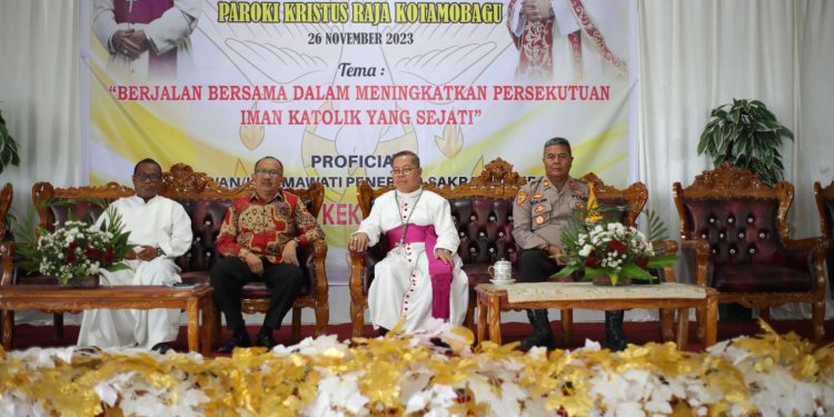 Asripan Nani Hadiri Syukuran Pesta Pelindung Paroki Kristus Raja Kotamobagu