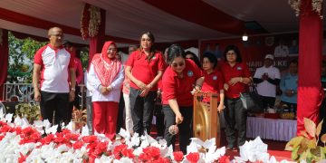 Pj Wali Kota Asripan Nani, Hadiri Pencanangan Gebyar Hari Ibu ke 95