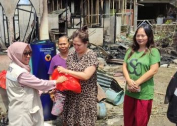 BPBD Serahkan Bantuan bagi Korban Terdampak Kebakaran di Lorong Agoan