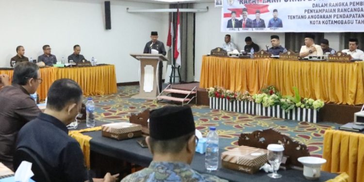 Bahas APBD 2024, Asripan Nani Hadiri Paripurna DPRD Kotamobagu